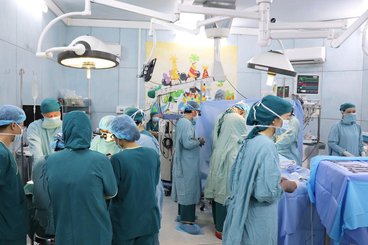 Các bác sĩ luôn trong tâm thế sẵn sàng để không gặp bỡ ngỡ trước, trong và sau ghép.