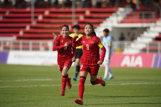 Huỳnh Như ghi bàn thắng đầu tiên tại SEA Games 32 trước Myanmar (Ảnh: Quang Liêm/NLĐ)