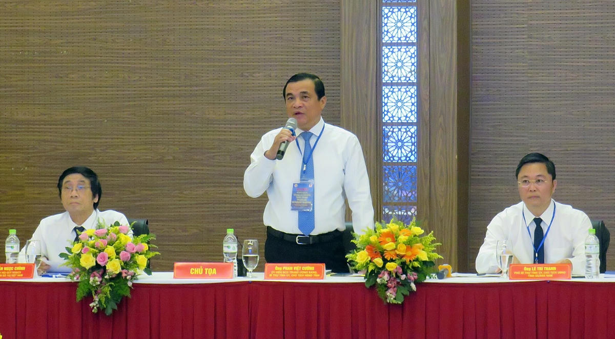 Ông Phan Việt Cường, Bí thư Tỉnh ủy Quảng Nam phát biểu chào mừng hội thảo.