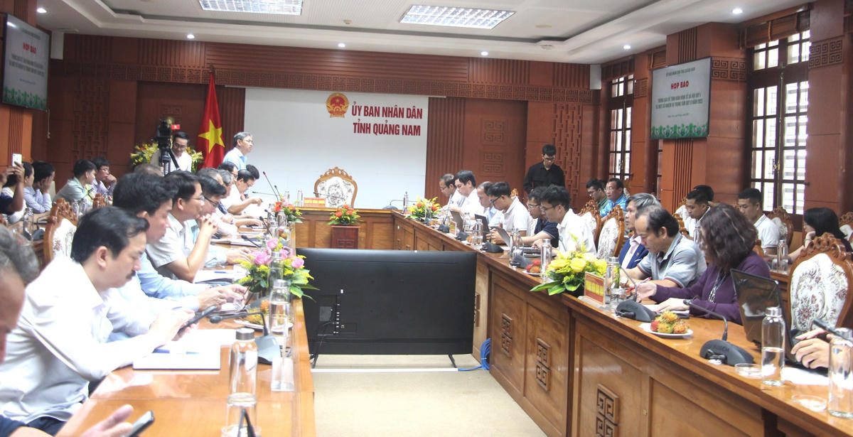 Quang cảnh buổi họp báo về tình hình kinh tế - xã hội quý I.