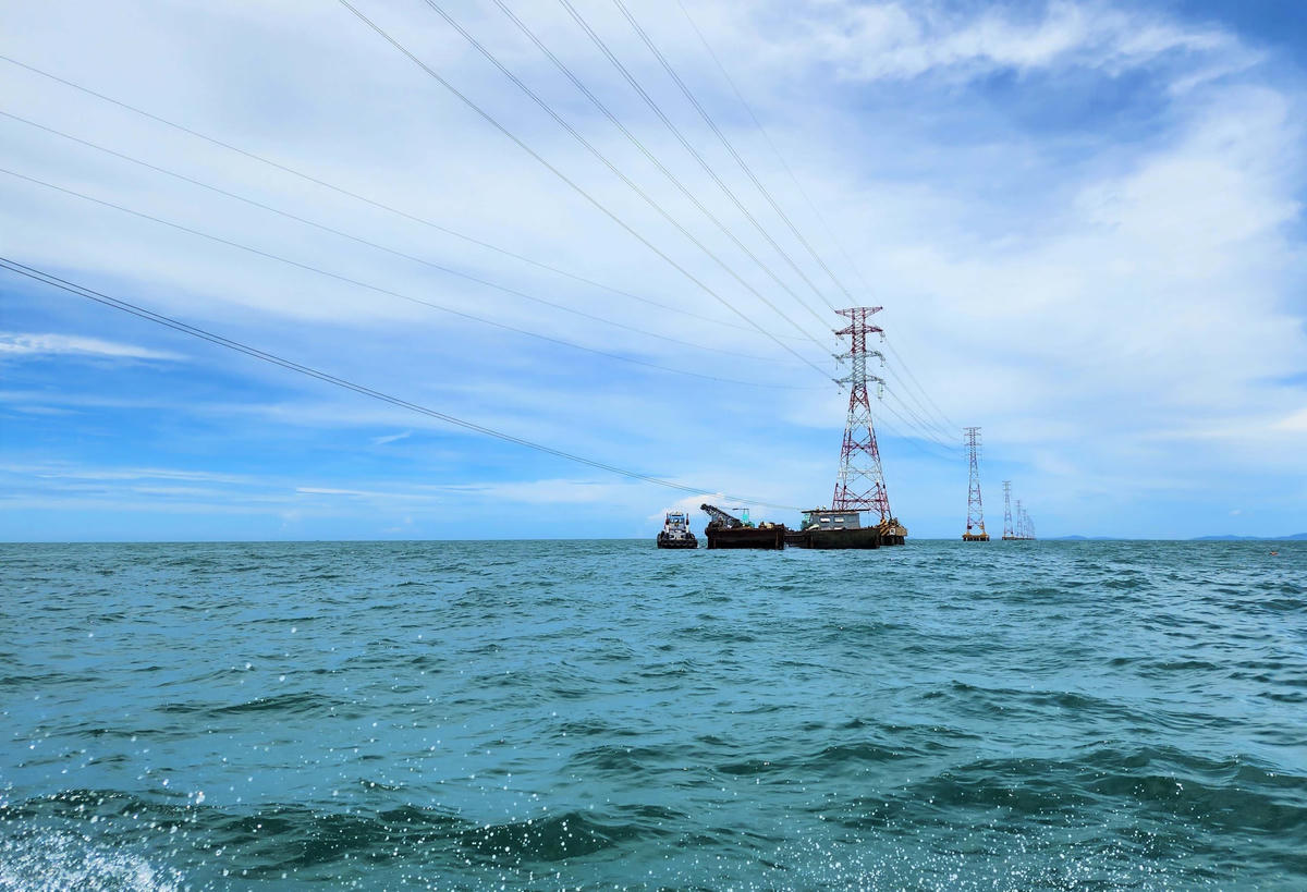 Đóng điện đường dây 220kV vượt biển dài nhất Đông Nam Á từ đất liền ra Phú Quốc