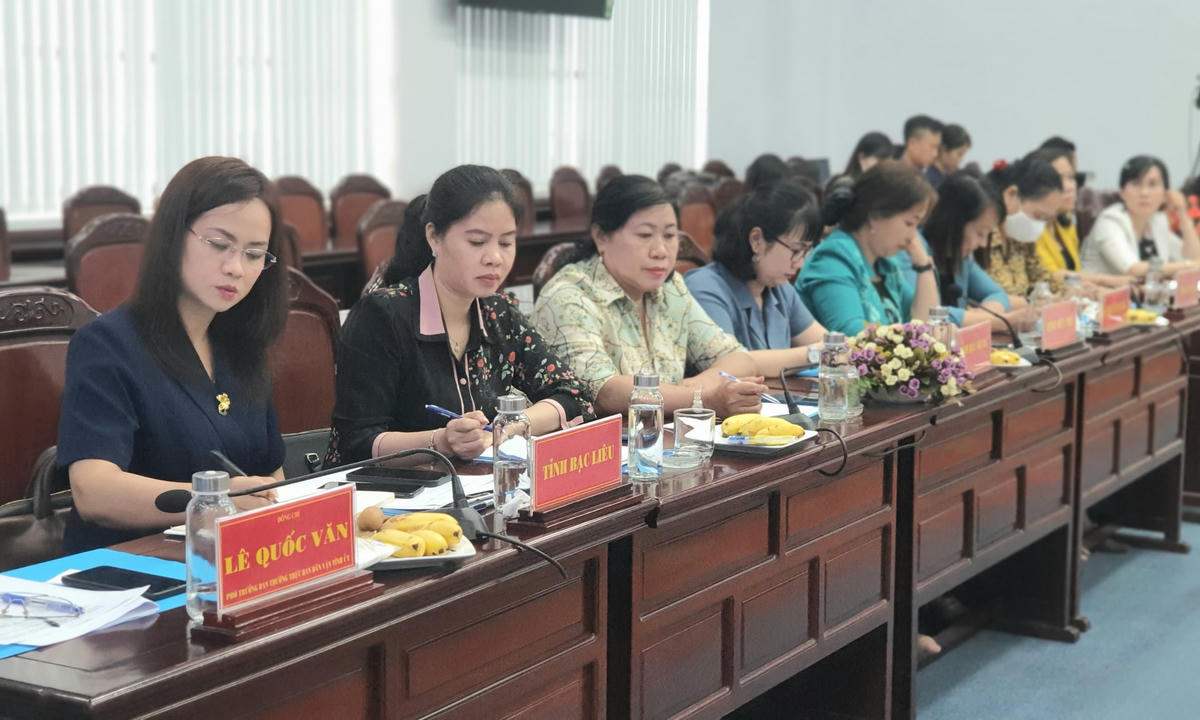 Các đại biểu tham dự hội nghị.
