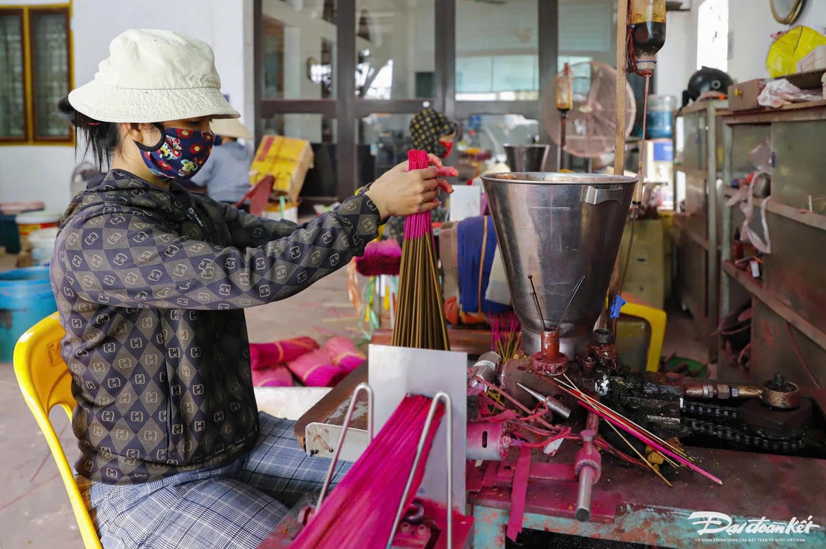 lang_huong-le-khanh2.jpg