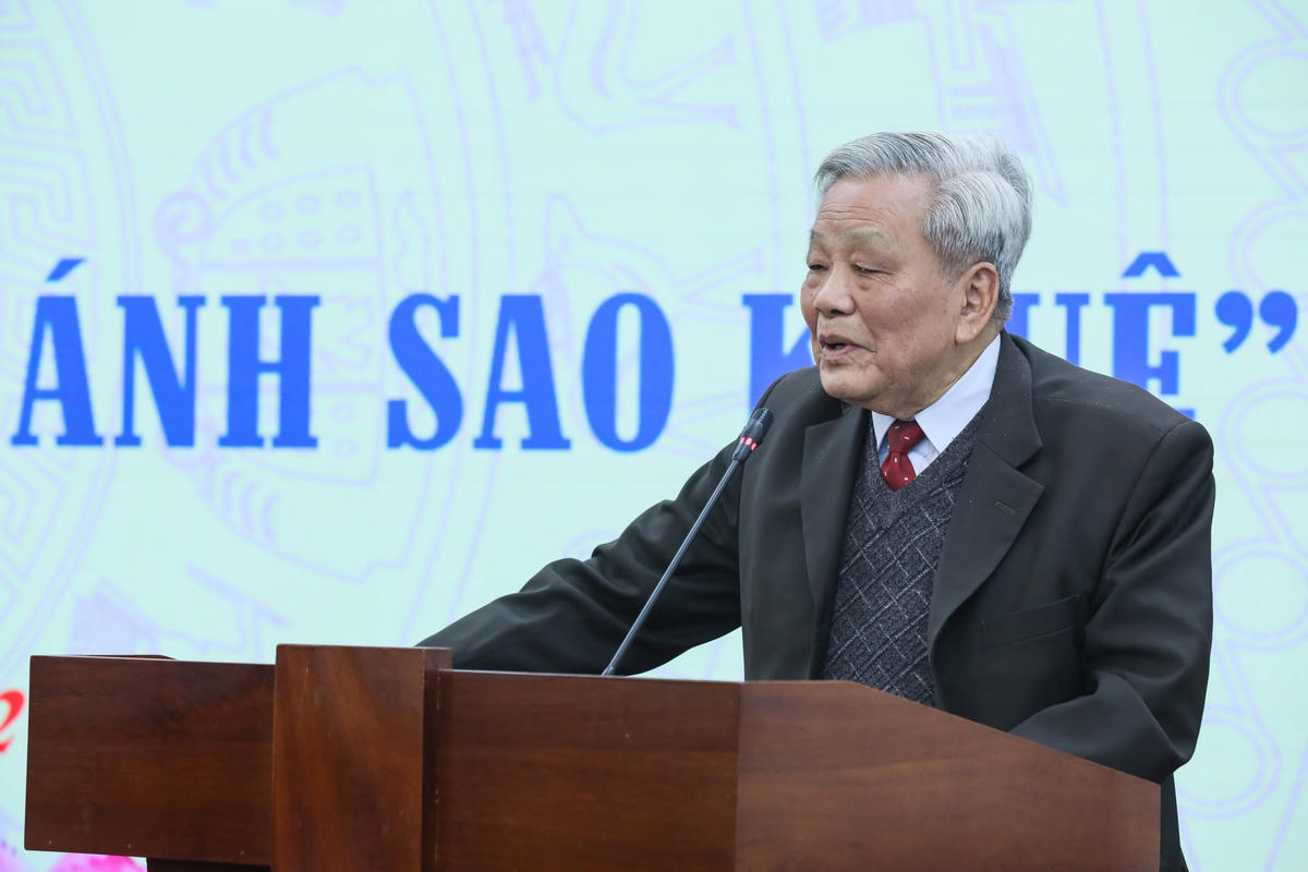Tác giả Nguyễn Túc giới thiệu về cuốn sách "Những ánh sao Khuê"