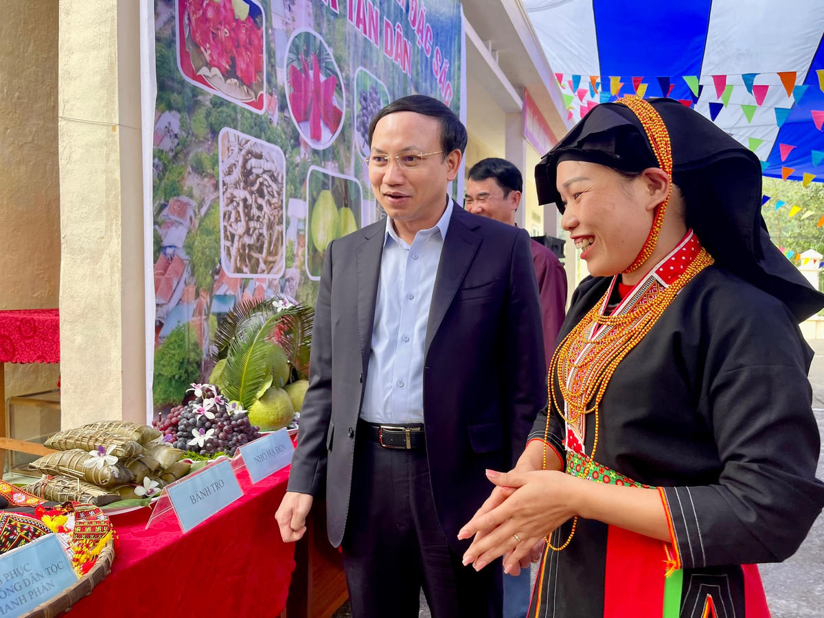 Bí thư Tỉnh ủy Nguyễn Xuân Ký bày tỏ sự phấn khởi trước sự thay đổi ngày càng tích cực của địa phương nơi ghé thăm.