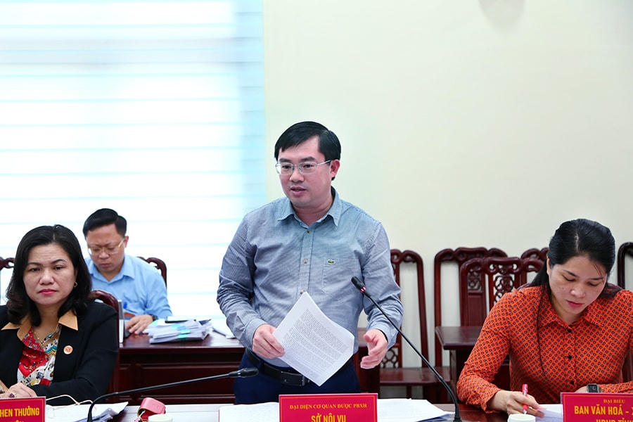 Lãnh đạo Sở Nội vụ phát biểu tại Hội nghị.