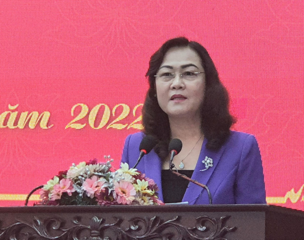 Phó bí thư thường trực Tỉnh uỷ Bạc Liêu Lê Thị Ái Nam phát biểu tại Lễ phát động tháng cao điểm ủng hộ Quỹ "Vì người nghèo".