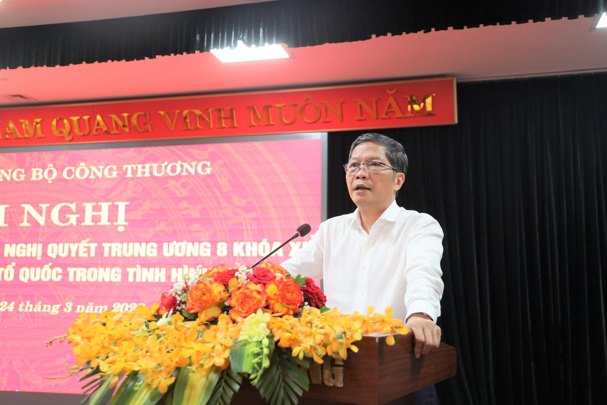 Trưởng Ban Kinh tế Trung ương Trần Tuấn Anh phát biểu chỉ đạo