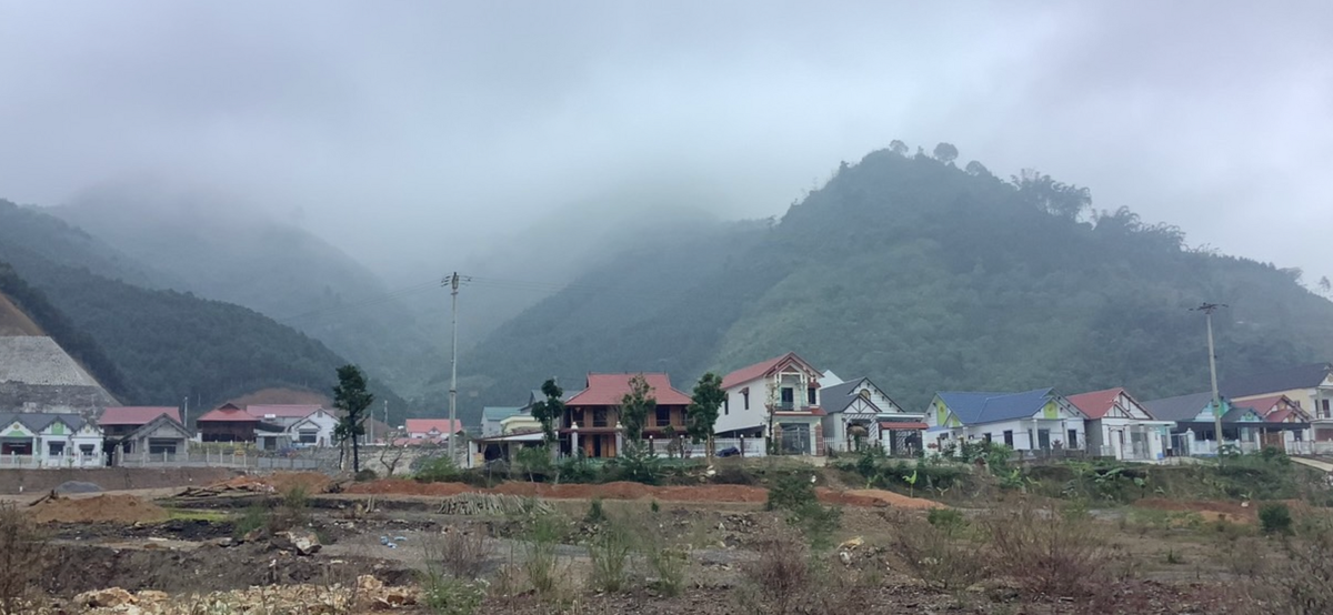 Trung Sơn với những ngôi nhà khang trang mới được xây dựng.  