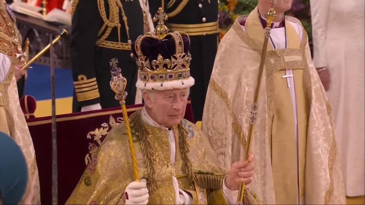 Vua Charles III trong buổi lễ đăng quang. Ảnh: The Guardian.