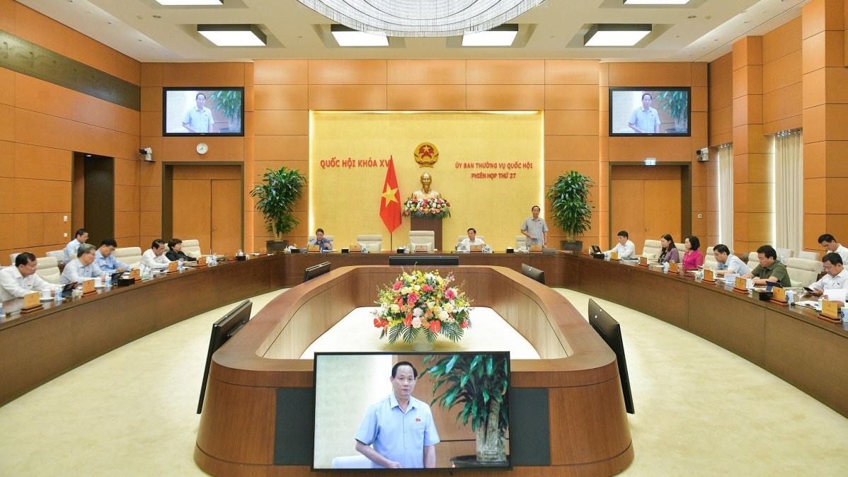 Quang cảnh phiên họp.