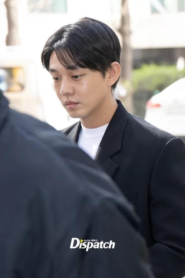 Trước đó, nam tài tử hoãn lịch trình thẩm vấn. Ảnh: Chosun Ilbo, Dispatch.