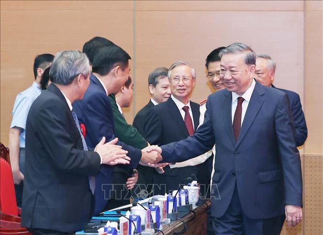 Tổng Bí thư Tô Lâm: Ngành kiểm sát nhân dân góp phần kiến tạo xã hội kỷ cương, công bằng, dân chủ, văn minh- Ảnh 1. Tổng Bí thư Tô Lâm: Ngành kiểm sát nhân dân góp phần kiến tạo xã hội kỷ cương, công bằng, dân chủ, văn minh- Ảnh 1.