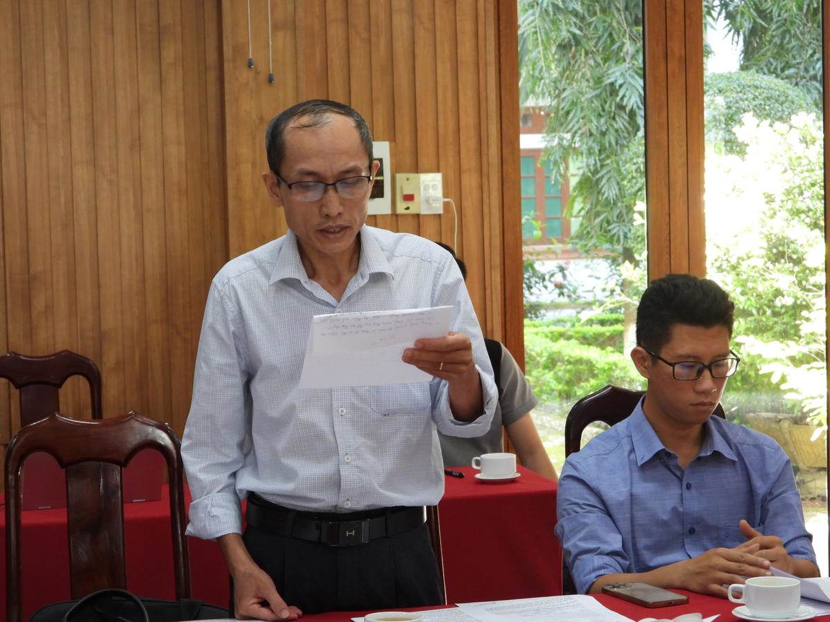 Ông  Lê Minh Thắng, viên chức Kế toán (Trường tiểu học Lê Văn Tám, xã Ea Bar huyện Buôn Đôn) đại diện 18 viên chức đề nghị UBND huyện thu hồi quyết định.