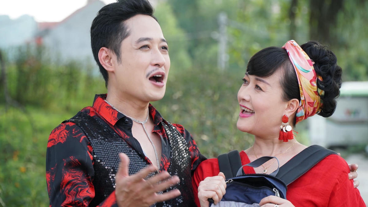 Tạo hình của Mạnh Hưng trong "Hoa hồng trên ngực trái". 