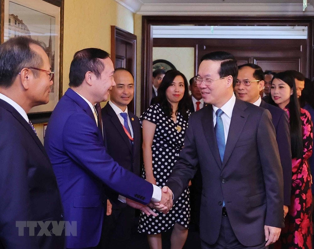 Chủ tịch nước Võ Văn Thưởng tiếp các Đại sứ Việt Nam tại khu vực châu Âu. (Ảnh: Thống Nhất/TTXVN).