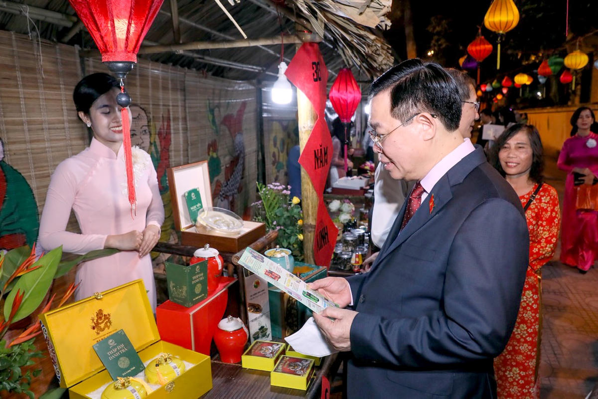 Hà Nội: Rực rỡ sắc màu tại Ngày hội Đại đoàn kết