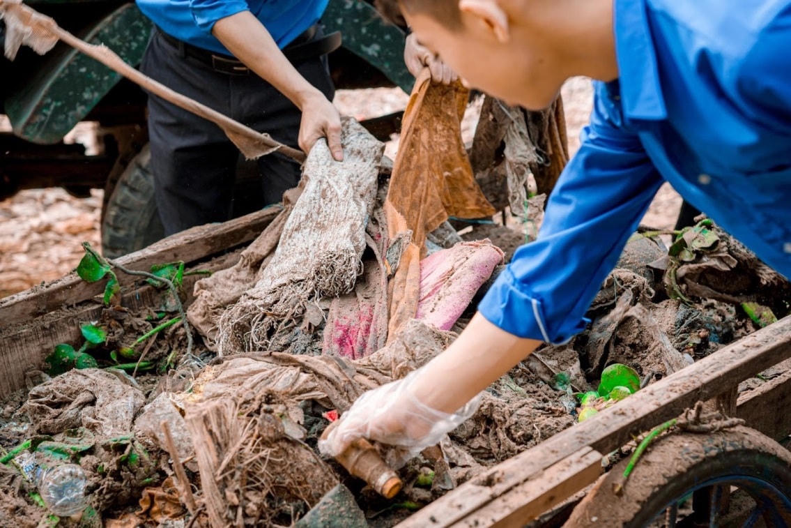 Sầm Sơn: Ra quân làm sạch môi trường biển&nbsp;