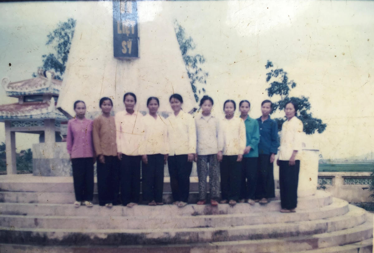 Nữ dân quân 3