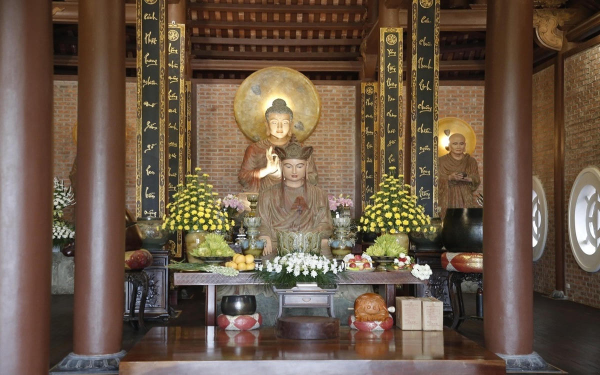 Đây là công trình lớn nhất trong bố cục chùa và là nơi thờ tượng Đức Địa Tạng.