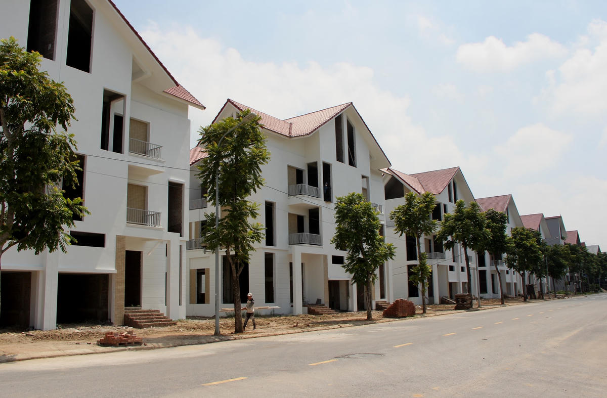  Giá bán đất nền vào thời điểm mới triển khai xây dựng Dự án khoảng 10 triệu đồng/m2, hiện tại nhiều biệt thự được bán từ 5 đến 20 tỷ.