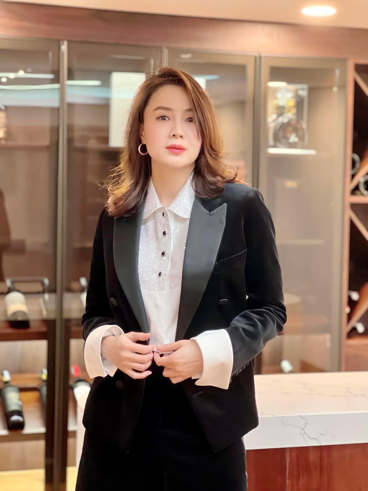 Dù không thay đổi nhiều về dạng vai nhưng Hồng Diễm vẫn thu hút khi xuất hiện trên màn ảnh. 