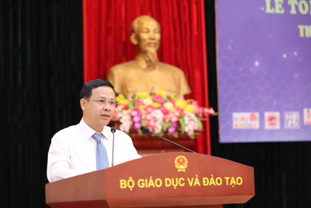 Ông Nguyễn Sơn Hải, Cục trưởng Cục Công nghệ thông tin (Bộ GDĐT) báo cáo tổng kết cuộc thi.