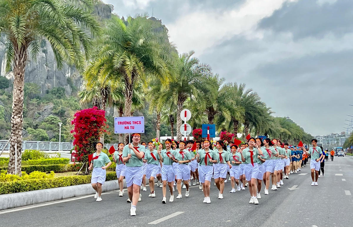 Quảng Ninh: Hơn 2.000 người hưởng ứng Ngày chạy Olympic vì sức khỏe toàn dân