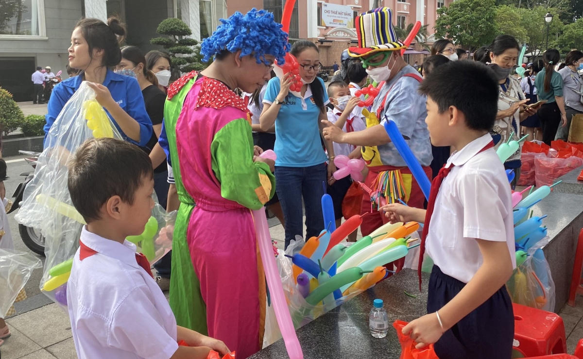 Ngày hội thiếu nhi hè tại phố đi bộ Bạch Đằng (Thủ Dầu Một, Bình Dương). Ảnh: Châu Tiến.