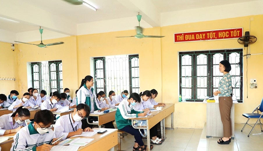 Một giờ học tại lớp 10B1, Trường THPT Kim Sơn A, Ninh Bình. Ảnh: Mỹ Hạnh.
