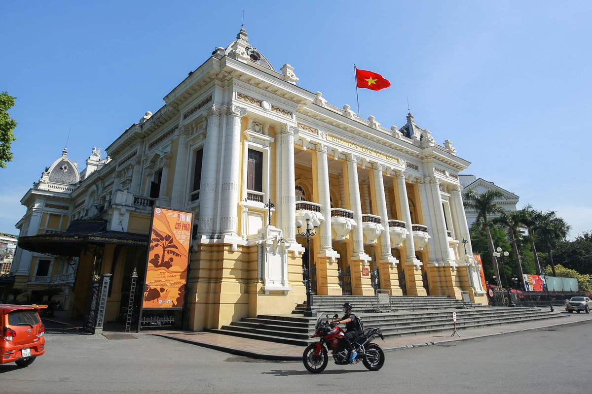 Tại Hội nghị trực tuyến toàn quốc triển khai thực hiện sắp xếp đơn vị hành chính cấp huyện, cấp xã giai đoạn 2023-2030 ngày 31/7, Chủ tịch UBND TP Hà Nội Trần Sỹ Thanh cho biết qua rà soát và đối chiếu với các tiêu chí theo Nghị quyết 35 của Quốc hội, quận Hoàn Kiếm và 176 xã, phường sẽ thuộc diện phải sáp nhập trong 2 năm tới.