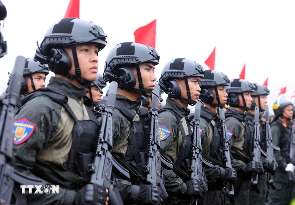 ttxvn_tong_duyet_dieu_binh_4.jpg