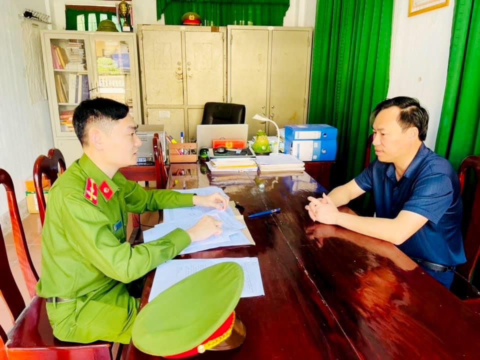 Trần Văn Ngọc tại cơ quan công an.