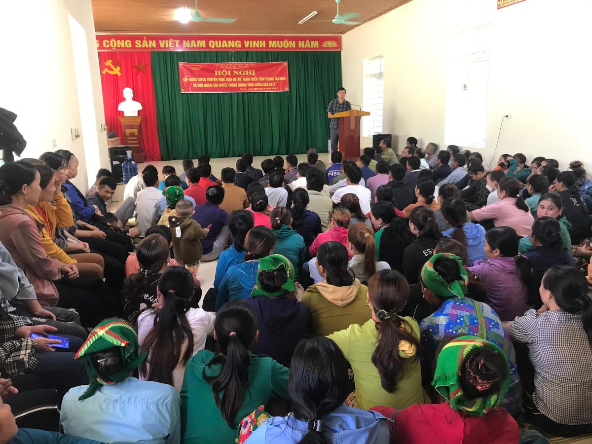 Một buổi tập huấn về giảm thiểu vấn nạn tảo hôn tại xã Tri Lễ, huyện Quế Phong.