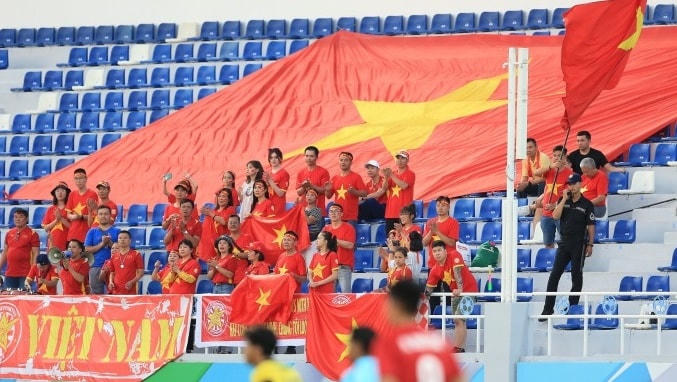 Các CĐV có mặt trên sân cũng như NHM quê nhà hoàn toàn hài lòng với những gì U23 Việt Nam thể hiện.
