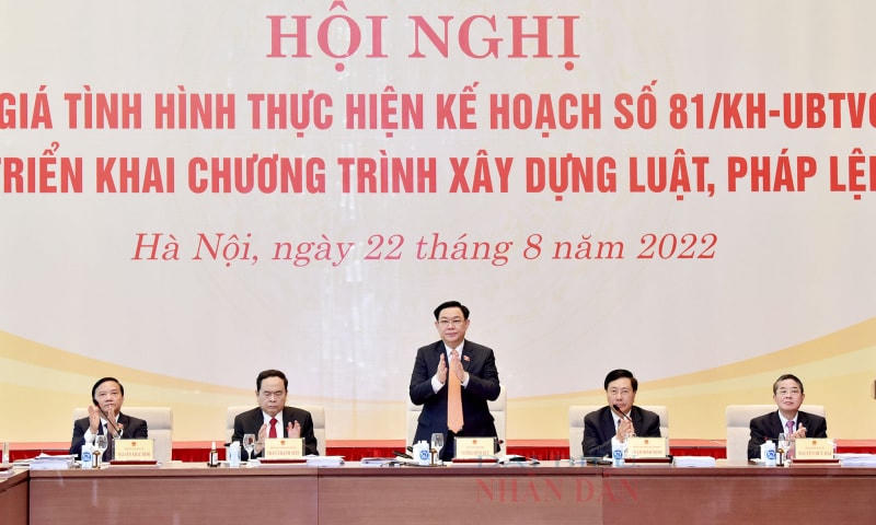 Chủ tịch Quốc hội Vương Đình Huệ phát biểu kết luận hội nghị.      Nguồn: Quochoi.vn.