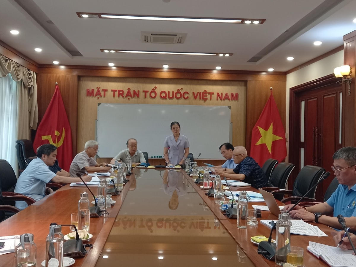 Bà Trương Thị Ngọc Ánh, Phó Chủ tịch UBTƯ MTTQ Việt Nam phát biểu tại Hội nghị.  