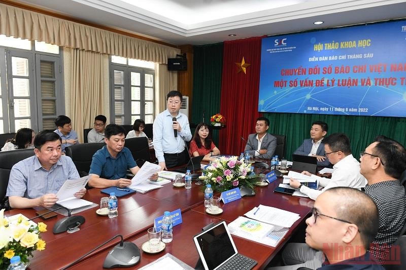 Cục trưởng Cục Báo chí Nguyễn Thanh Lâm phát biểu tại hội thảo. Ảnh: Nhân Dân.