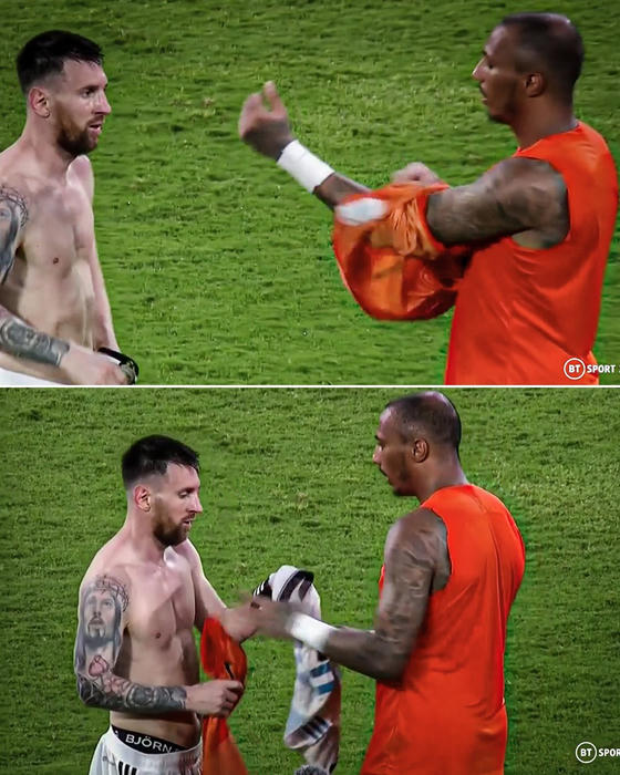 Messi đổi áo với thủ thành Eloy Room của Curacao.