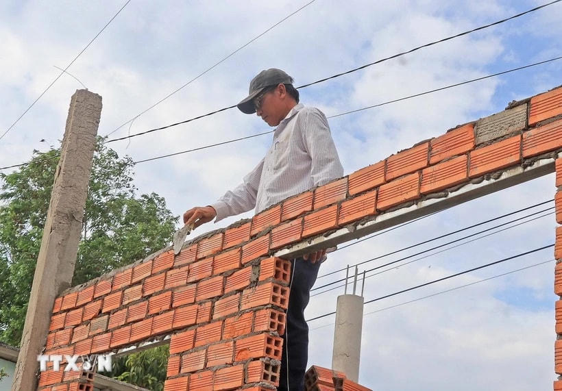 Cả nước đã hỗ trợ xóa được 189.243 căn nhà tạm, nhà dột nát. (Ảnh: Huỳnh Anh/TTXVN)