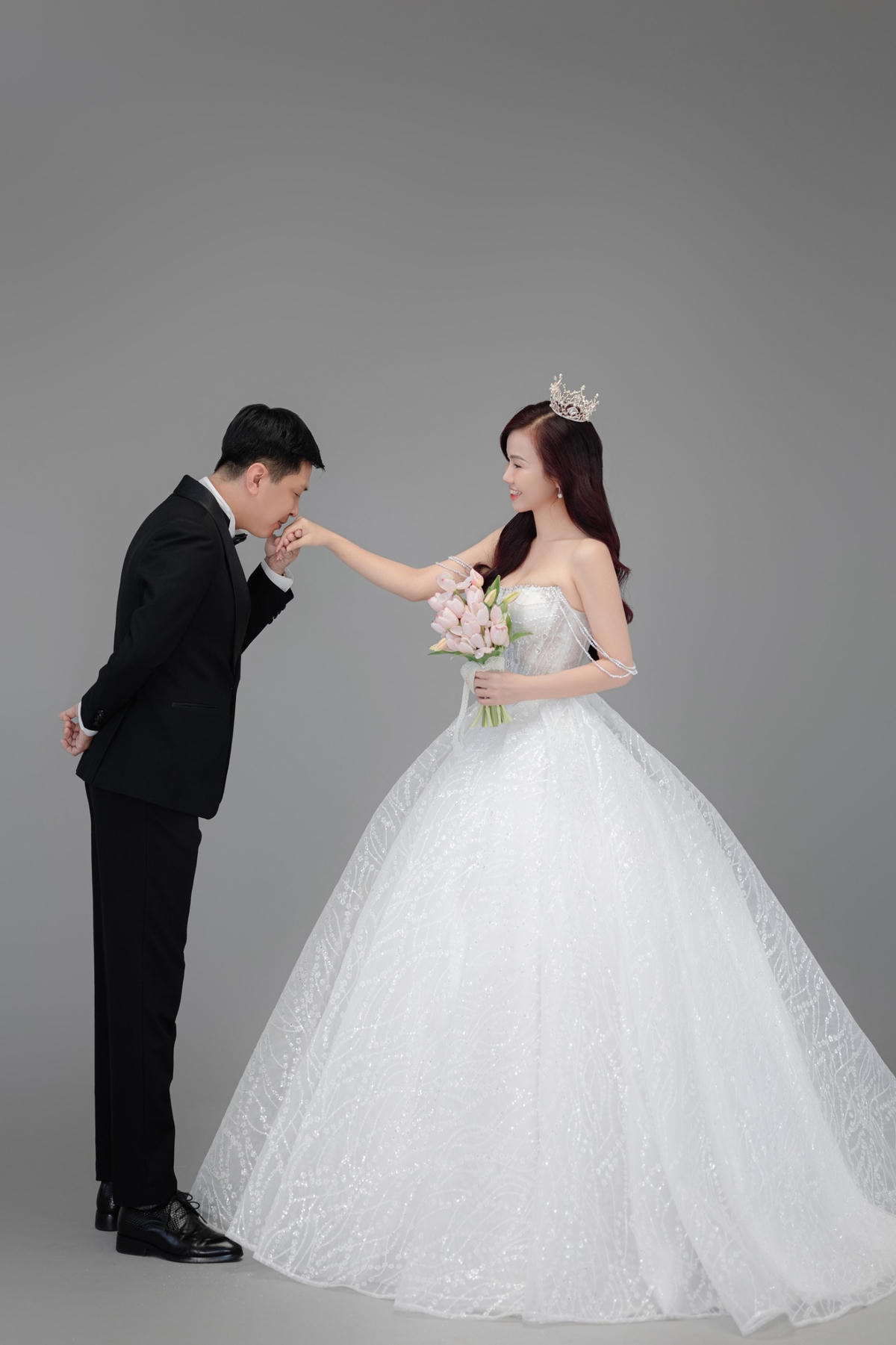 Sao Mai Tuấn Anh về một nhà với doanh nhân Xuân Thanh