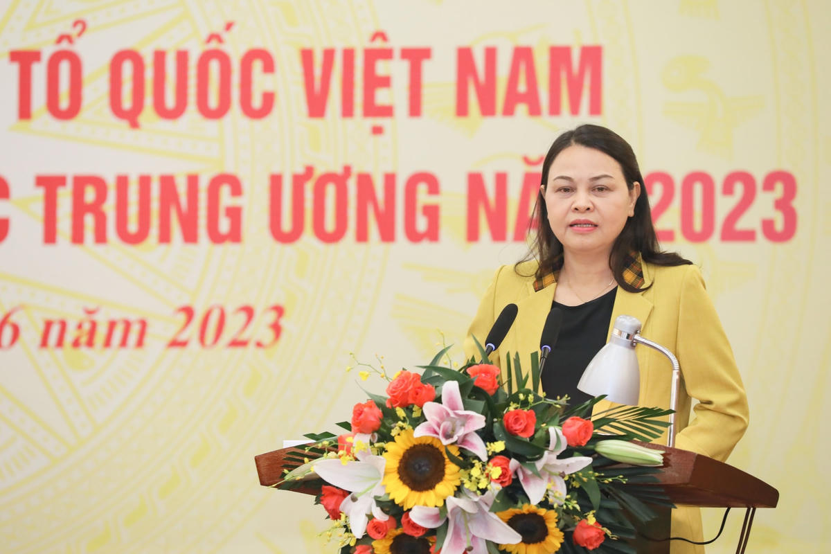 Ủy viên Trung ương Đảng, Phó Chủ tịch - Tổng Thư ký UBTƯ MTTQ Việt Nam Nguyễn Thị Thu Hà phát biểu tại Hội nghị. Ảnh: Quang Vinh.