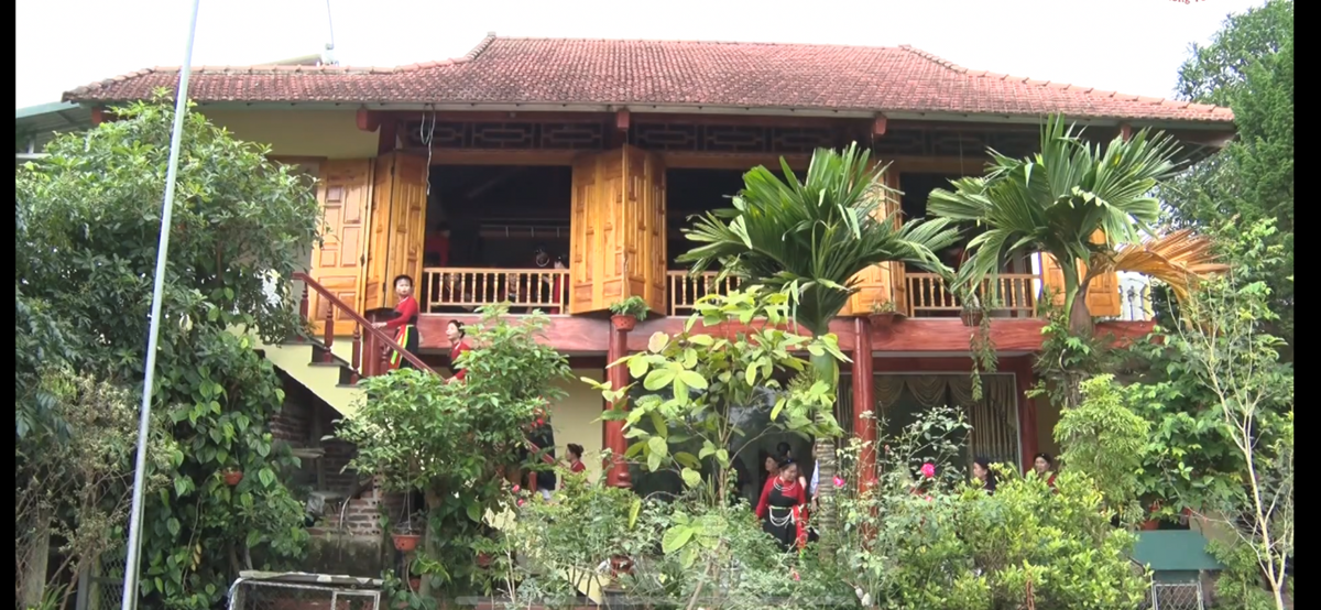 Nhà sàn của người Cao Lan ở Động Sơn.