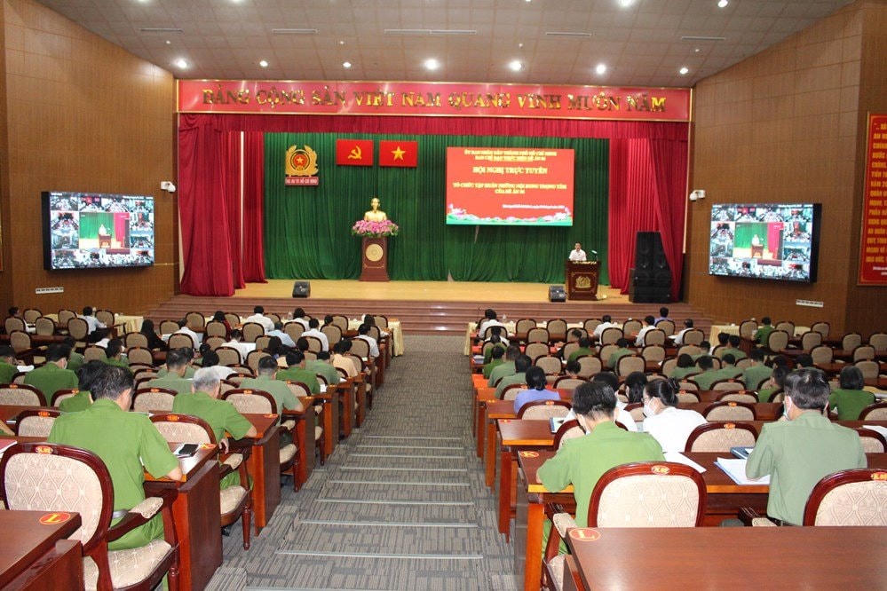 Quang cảnh hội nghị. Ảnh: T.Lữ.