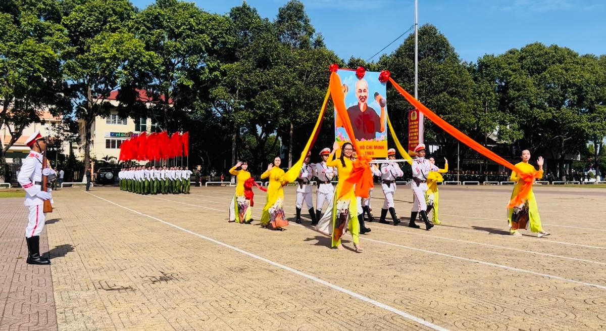 Các đoàn vận động viên diễu hành.