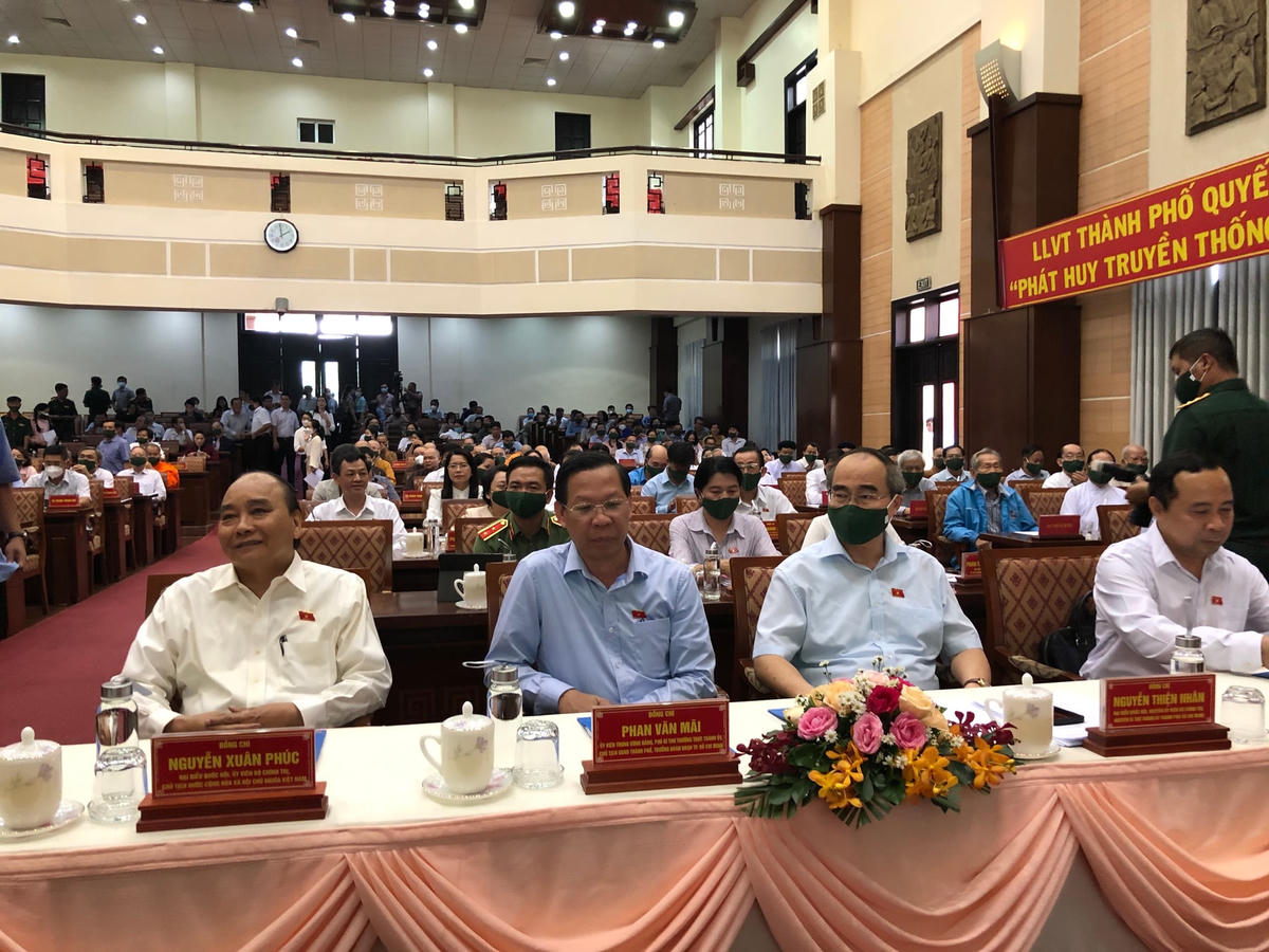 Chủ tịch nước Nguyễn Xuân Phúc tại buổi tiếp xúc cử tri TP HCM vào chiều 21/6. (Ảnh: Đoàn Xá).