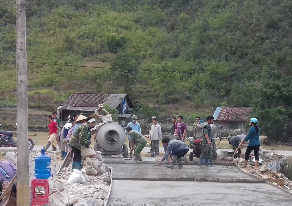 Hoạt động giám sát tại cộng đồng đã góp phần ngăn chặn thất thoát, lãng phí, nâng cao chất lượng công trình. Ảnh: Minh Tuyền.