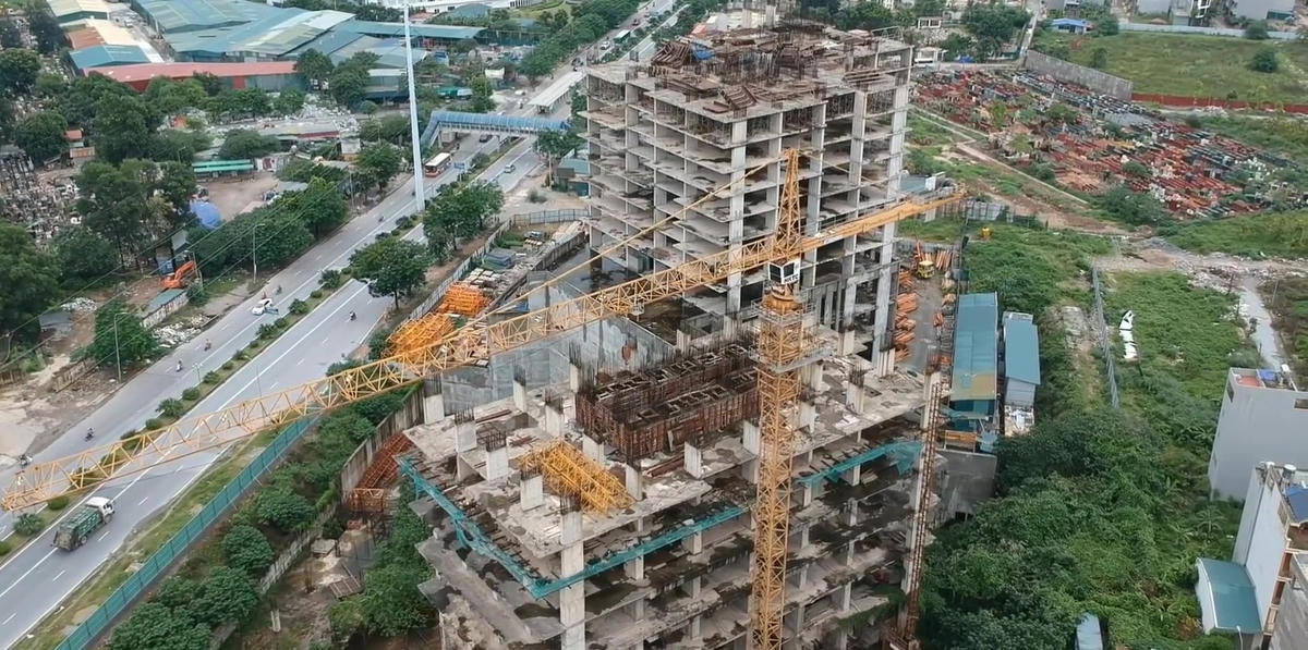 Nhiều chung cư chậm tiến độ, người mua nhà gặp khó khăn. Ảnh: Trường An.