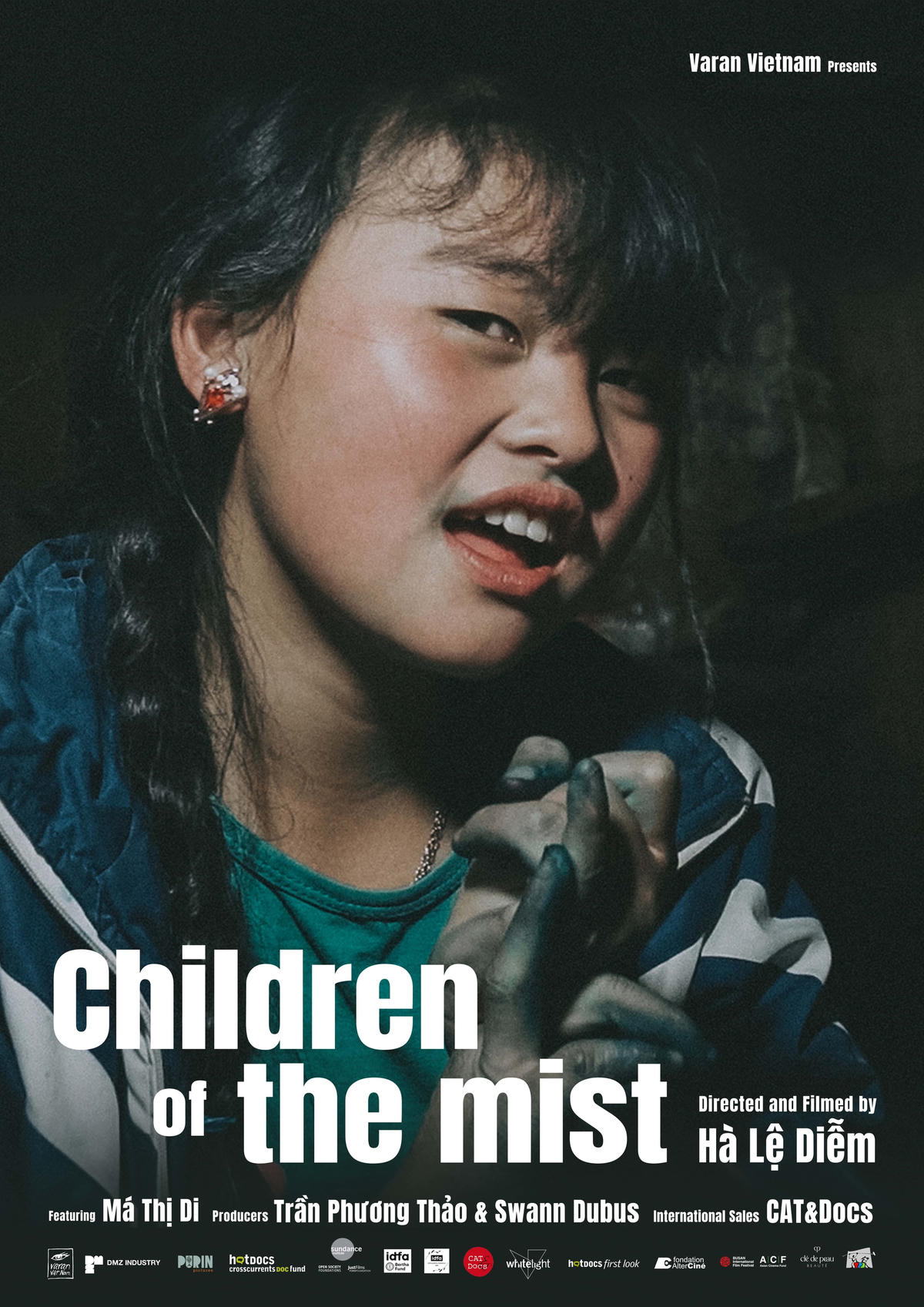 Poster phim "Những đứa trẻ trong sương".  