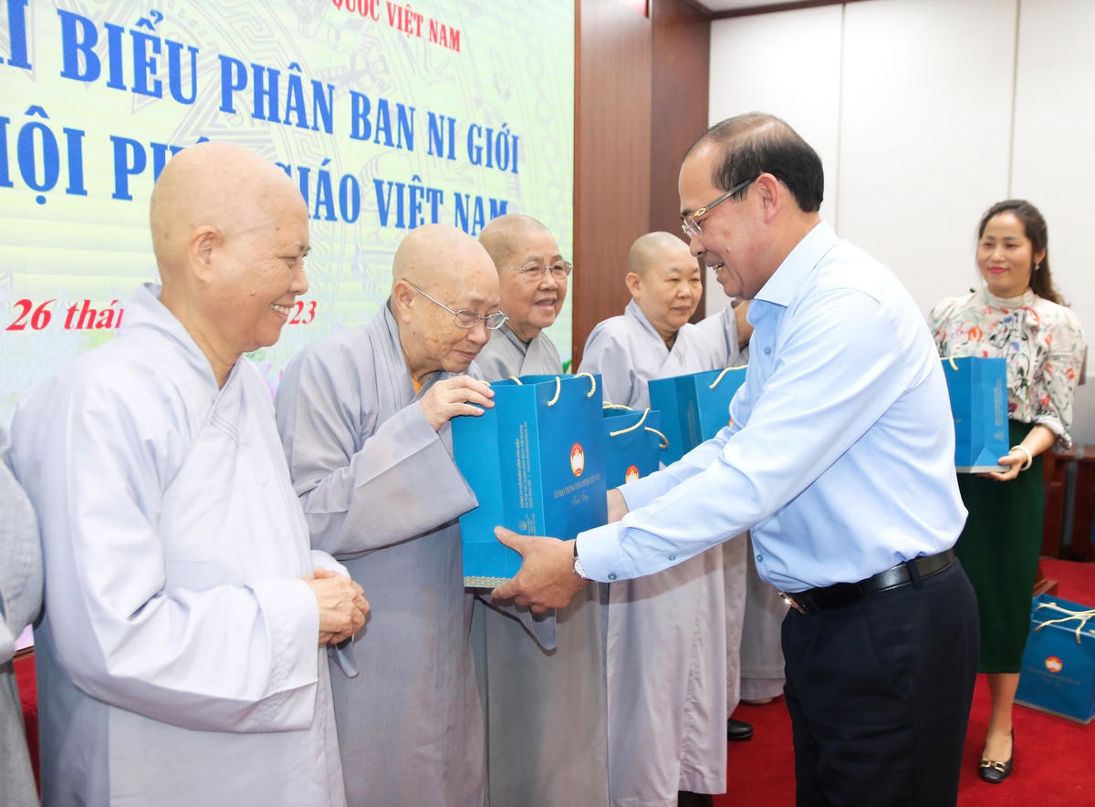 Ni giới tận tâm, góp sức xây dựng khối đại đoàn kết toàn dân tộc